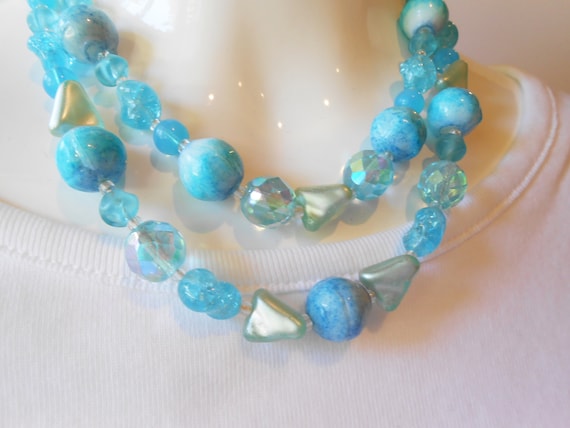 Vintage Aqua Bead Necklace, Glamorous Pearl Facet… - image 2