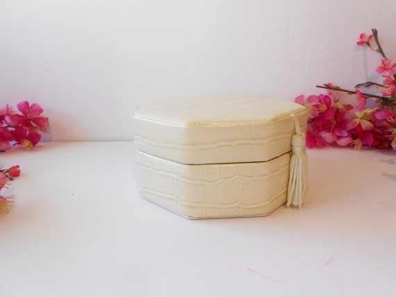 Vintage Travel Jewelry Case, White Leather Jewelr… - image 6