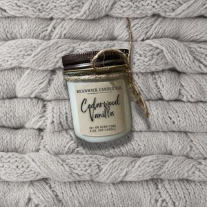 cederhouten vanille sojakaars in 8 oz. Uniek cadeau glazen pot