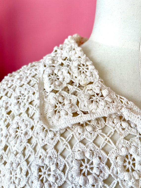 1970's Ivory Cotton Floral Handmade Crochet Top - image 4