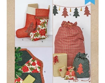 Kwik Sew 4347 Holiday Decorating, Sewing Pattern, New Uncut, stockings, tree skirt, gift bags, and banner, Christmas, Holiday
