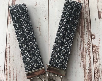 Quilted Navy Daisy Floral Keychains