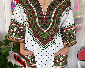Vintage 70s White & Green Dashiki Tunic Top - Retro Hippie Boho Festival Shirt with Pockets