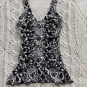 Vintage Outlook Black & White Abstract Ruched Top - Y2K Sleeveless Blouse - 90s Grunge Tank Top - Size Small