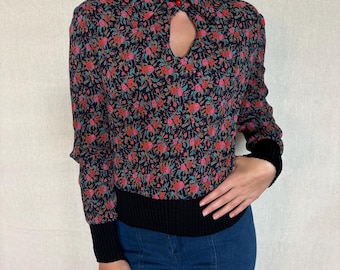 Vintage 70s 80s Floral Keyhole Blouse - Dark Floral Long Sleeve Top with Ribbed Cuffs