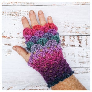 Dragon Scale Gloves - Faye
