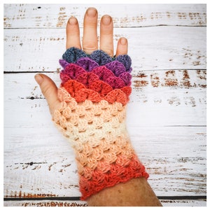 Dragon Scale Gloves - Opaline