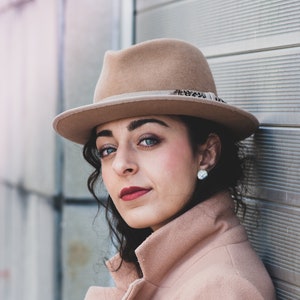 Camel Wool felt hat, Fedora Felt hat for women, Winter hat, Classic fedora hat adorned with pheasant feather and  Petersham ribbon & bow