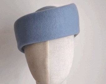 Women's Felt Hat- Vintage Style Handmade Wool Beret - Classic Winter Accessory with a Retro Twist