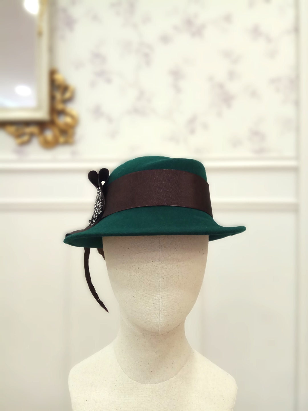 Vintage Style Bottle Green Wool Felt Hat - Feather Detail  display picture 3