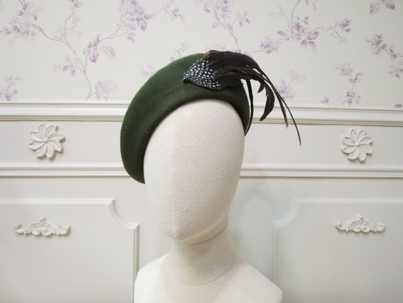 Green Wool Felt Beret, Vintage Style Hat with Feathers