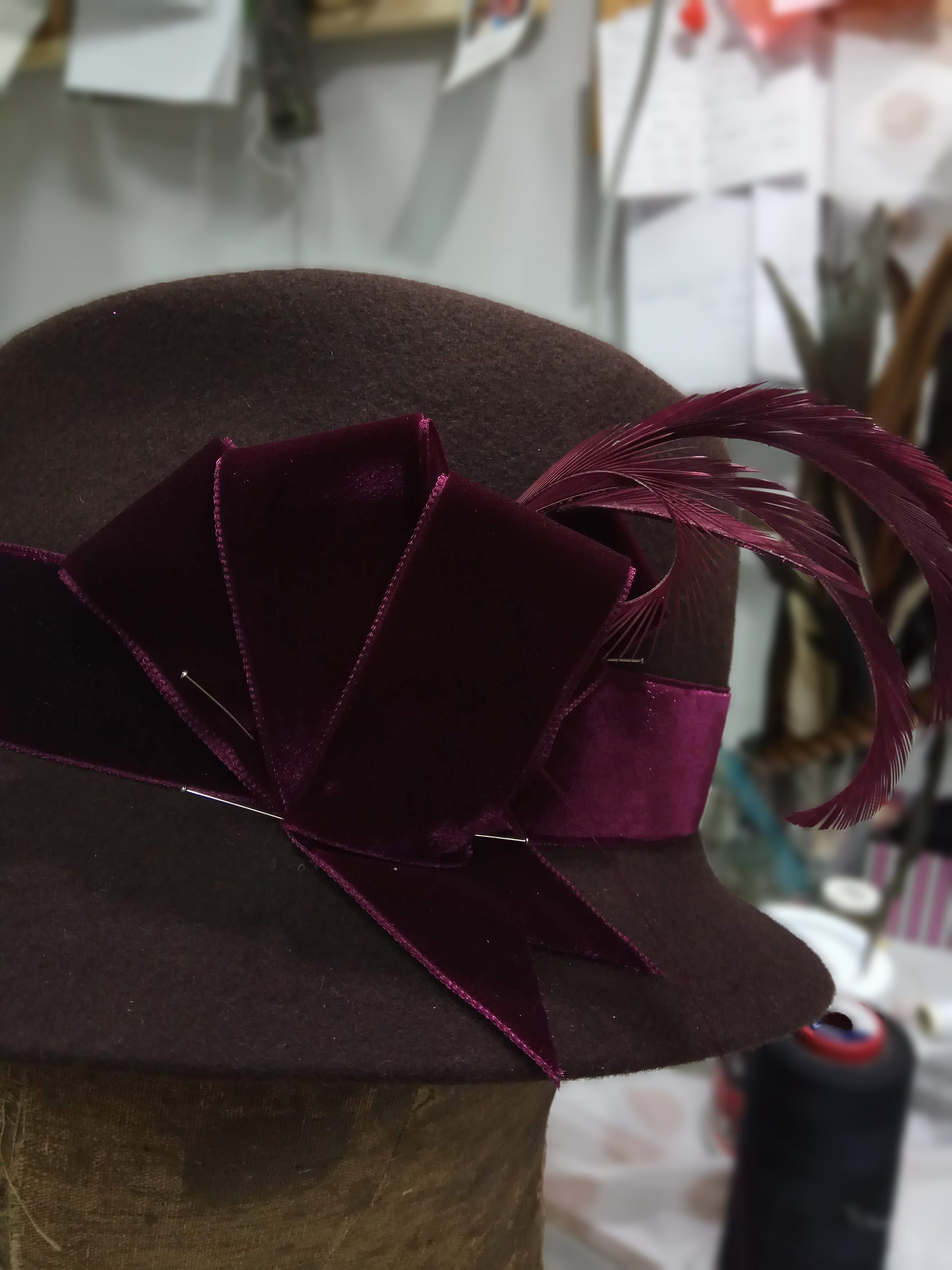 SONNETS RHODE ISLAND CHOCOLATE BROWN PURPLE VELVET‎ TRIM VINTAGE HAT 1850s Victorian HAT STYLE ~ Purple Velvet Brim W/pink Satin  main image 2