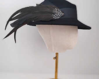 USA製 FELT HAT w/ REAL FEATHER ハット ヴィンテージ Classic Vintage Inspired Black Felt Hat With Feather Detail