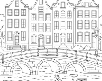 Könnte beinhalten: Schwarz-Weiß-Zeichnung von Amsterdam mit dem Stadtnamen oben. Das Bild zeigt Grachtenhäuser, eine Brücke, ein Fahrrad und Tulpen. Eine klassische niederländische Szene.