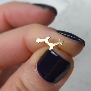 Winzige Gold Filled Pfeil Ohrstecker, Gold Pfeil Ohrstecker, Kleine Second Hole Ohrringe