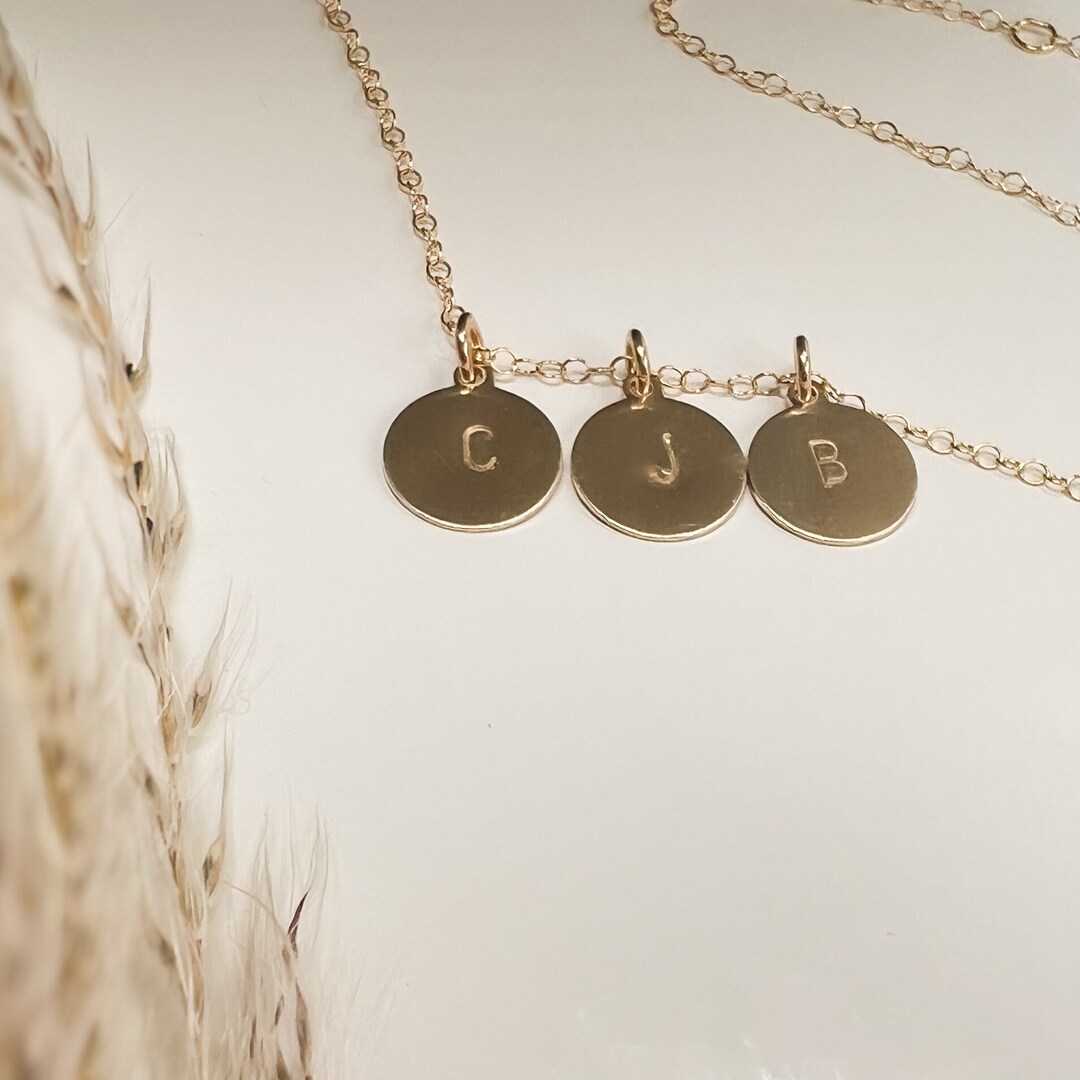 Collier pendentif lettre initiale personnalisé en or rempli ou
