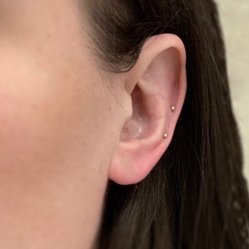 Pendientes Dormilón De Bebe. Bola De Oro Amarillo De Ley En 5 Mm