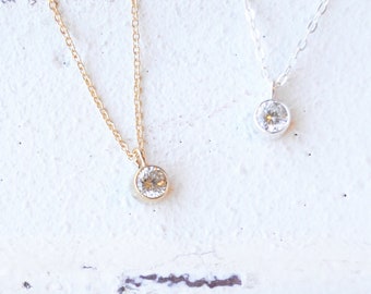 Tiny CZ Diamond Solitaire, Bezel Set Ketting, 14K Gold Filled of Sterling Silver Diamond Ketting Choker, Cubic Zirconia, Lab Gemaakt