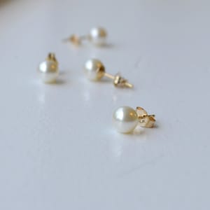 Tiny Round Pearl Stud Earrings in Gold Filled or Sterling Silver, Available in White or Ivory / Cream in 4mm or 6mm image 4