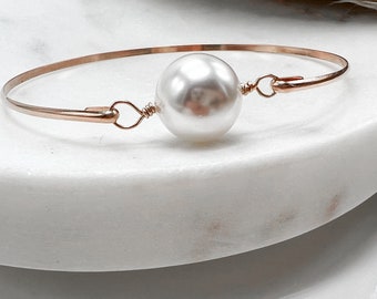 Large Single Pearl Bangle Bracelet Cuff in  Gold Filled or Sterling Silver, Pearl Solitare Bridal Bracelet, Bridesmaids Gift for Her