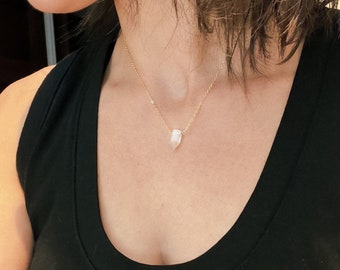 Selenite Crystal Point Necklace in Gold Filled or Sterling Silver, Point Crystal Gypsum, Healing Crystals Pendant Necklace for Meditation