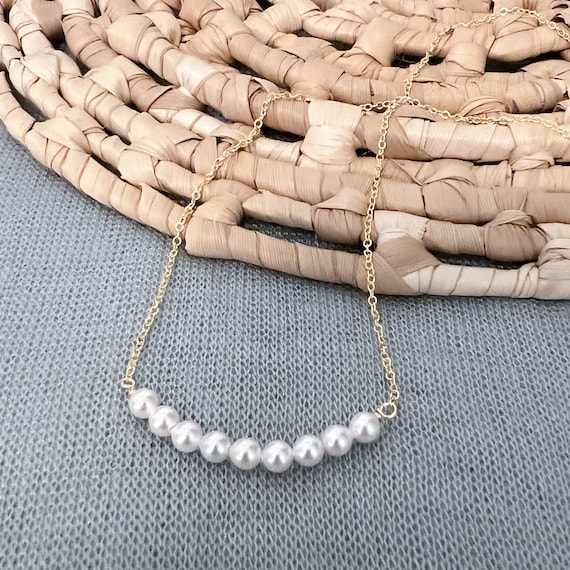 DOTTY sage green ribbon pearl necklace