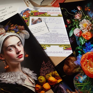 Puede incluir: Una colecci&oacute;n de grabados art&iacute;sticos con naturalezas muertas florales y retratos. Una impresi&oacute;n muestra a una mujer con un tocado blanco y un vestido negro. Otras impresiones muestran vibrantes ramos y arreglos frutales. Tambi&eacute;n se incluye un certificado de autenticidad.