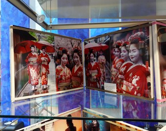 Japanese geisha DS0594 by Ksavera - Digital print set of 4 - synthography fine art prints - Printed on glossy premium fine art photo paper