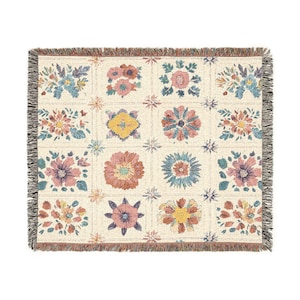 Boho-Baumwolldecke mit floralem Jacquardmuster und Fransen, Vintage-Steppdecke, Cottagecore-Dekoration, Geschenk für Mama, Einzugsgeschenk Bild 8