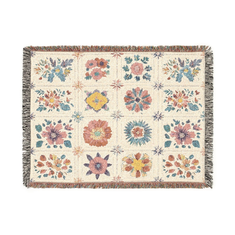 Boho-Baumwolldecke mit floralem Jacquardmuster und Fransen, Vintage-Steppdecke, Cottagecore-Dekoration, Geschenk für Mama, Einzugsgeschenk Bild 9