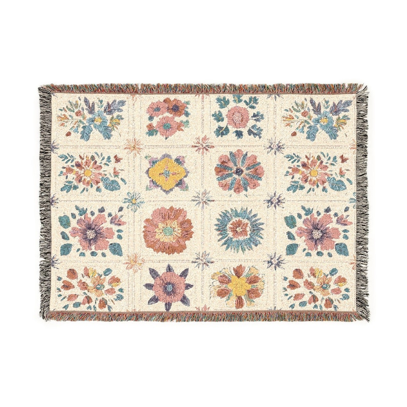Boho-Baumwolldecke mit floralem Jacquardmuster und Fransen, Vintage-Steppdecke, Cottagecore-Dekoration, Geschenk für Mama, Einzugsgeschenk Bild 7