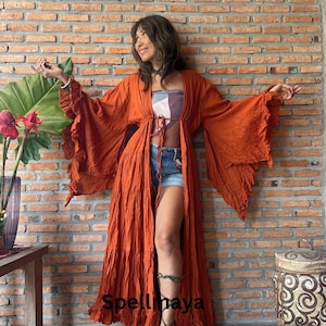 ボヘミアン マキシ フリル ダスター キモノ、ボヘミアン ロング ジャケット、フェスティバル フリル キモノ、ビキニ カバーアップ、ヒッピー ロング ジャケット、ブリック フリル ロング キモノ。