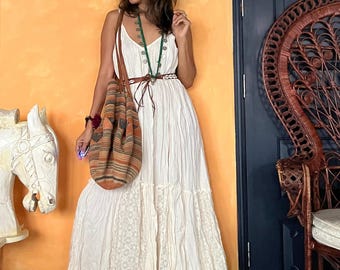 Vestido largo estilo bohemio con ribete de encaje, tirantes ajustables, vestido con paneles de encaje hechos a mano, vestido vaporoso estilo cottagecore, vestido para resorts y festivales, vestido largo de algodón.