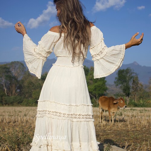 boho engagement dress White Tulle Sweetheart Long Maxi with Slit neckline elongates the frame Alexandria - buy