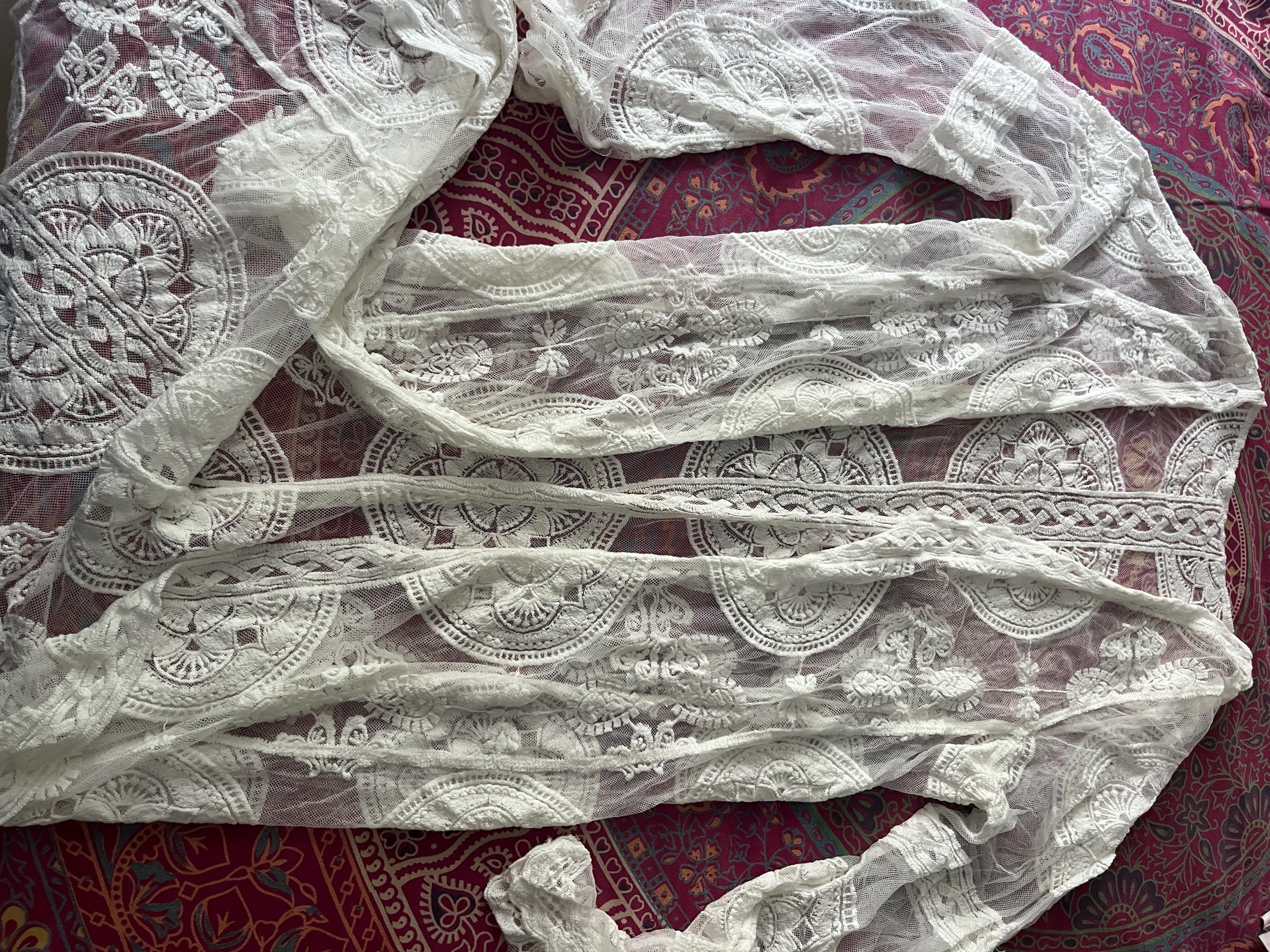 【極美品】【AMERI】BACK CUTTING LACE COAT Ameri（アメリ）の「BACK CUTTING LACE COAT（トレンチコート