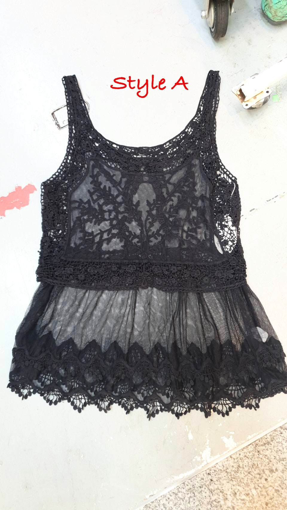 Black Lined Elastic Lace Tank Top Camisole 