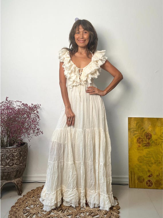 chinese dress ladies Vivienne Lace Ruffle Maxi Dress