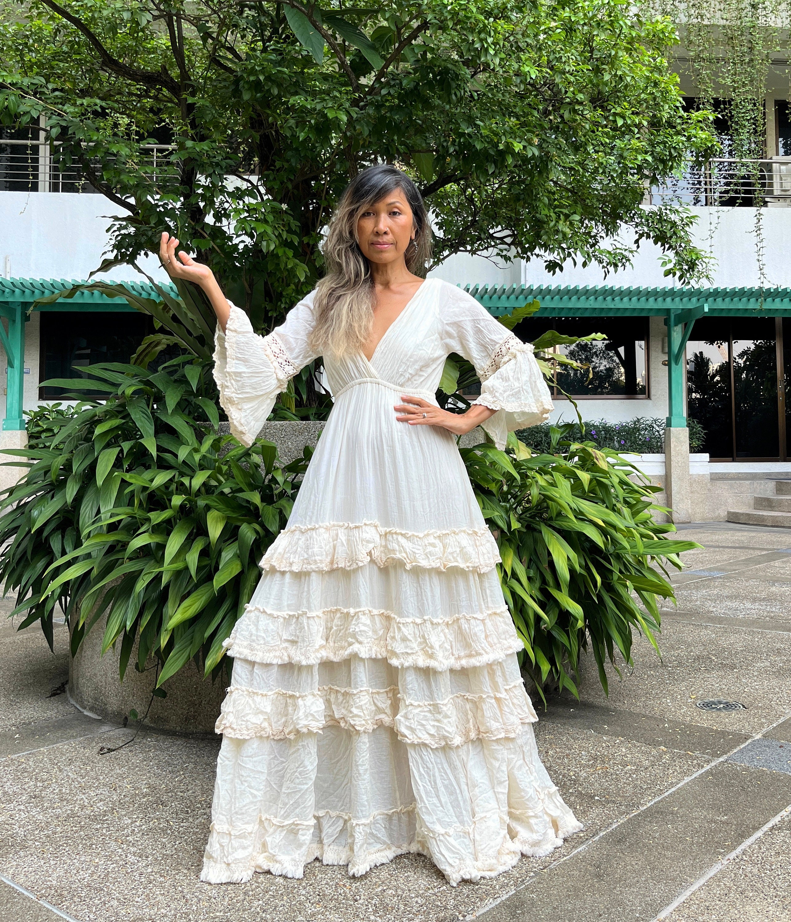 chinese dress ladies Boho Empire Waist Dress for Women Casual Loose Fit Flare Long Sleeve  Smocked Ruffled Maxi Dress Vintage V Neck Printed Plus Size Swing Hem Flowy  Floor Length Dress for Wedding Guest S