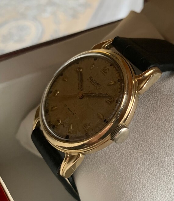 Stunning 1945 Richard bumper Automatic Swiss Watch. Professionally