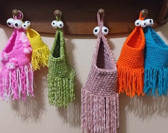 Big mouth hanger, 3 sizes, crochet pattern, Yip Yip