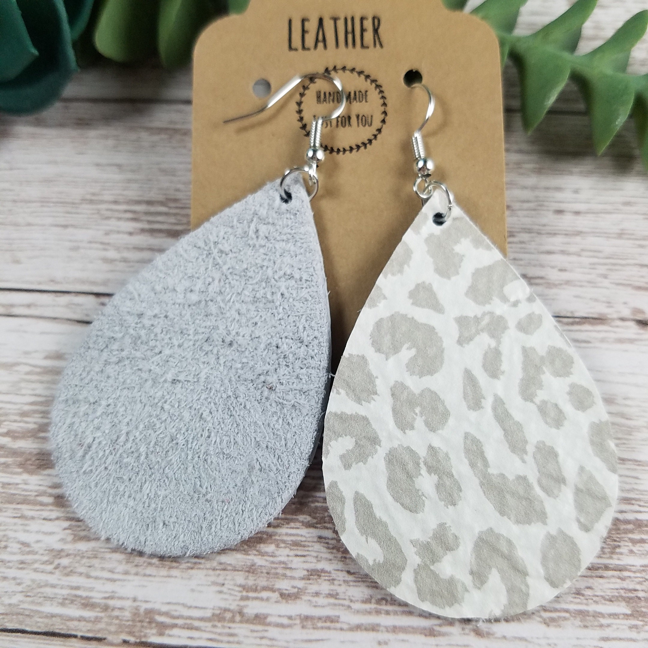 Orecchini a goccia in pelle di moda con stampa leopardata