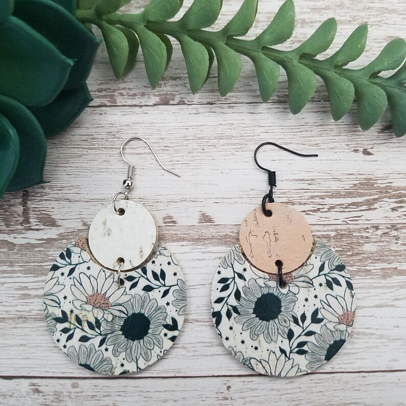 Circle Cutout Flower Cork Leather Earrings/black White Floral Firm