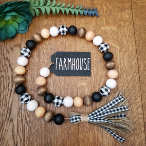 Guirlande de perles de bois / Guirlande de perles de ferme Décoration intérieure / Décor de table de campagne à carreaux de buffalo / Décor de plateau à plusieurs niveaux / Perles de bois blanc noir brun