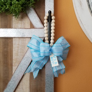 It&#39;s a Boy Bow Door Hanger/Welcome Home Baby Sign/Baby Shower Decoration/Blue Bow Farmhouse Nursery Décor/Baby Homecoming Front Door Sign