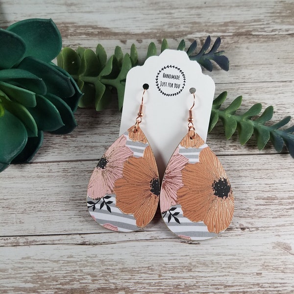 Wood Teardrop Earrings/Poppy Flower Decoupage Paper and Wood Earrings/Dangle and Drop Earrings/Shabby Chic Accessories/Gift for Her Under 10