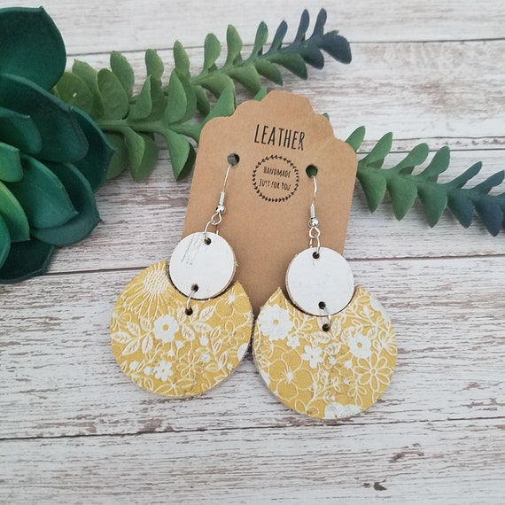 White Floral Leather Earrings White Floral Leather Earrings