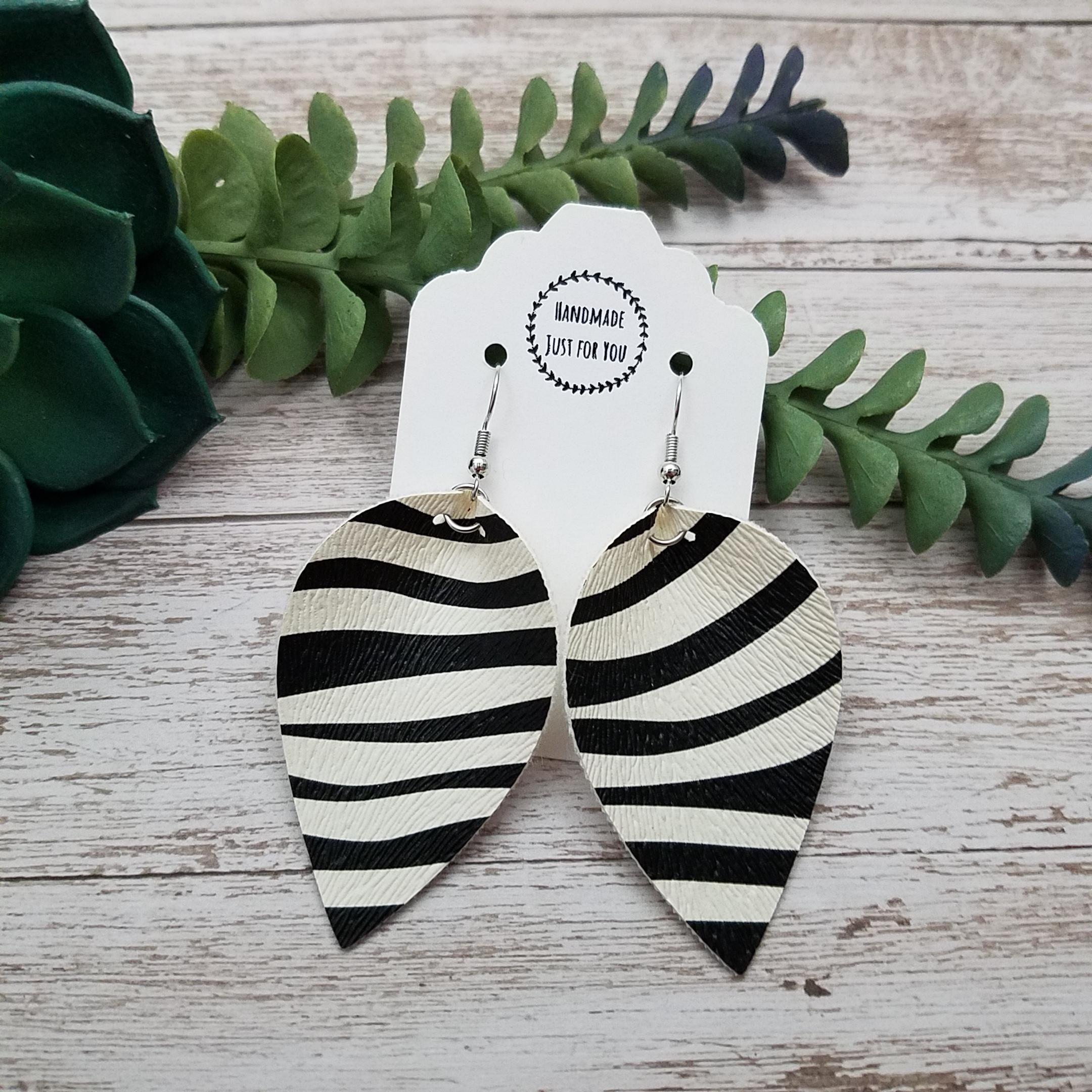White/cream glitter & Black and white striped Layered Earrings White/cream glitter & Black and white striped Layered Earrings