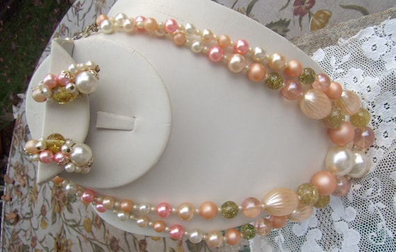 Collier Vintage Double Rang Perles Blanches Et Roses - Style Ras Du Cou