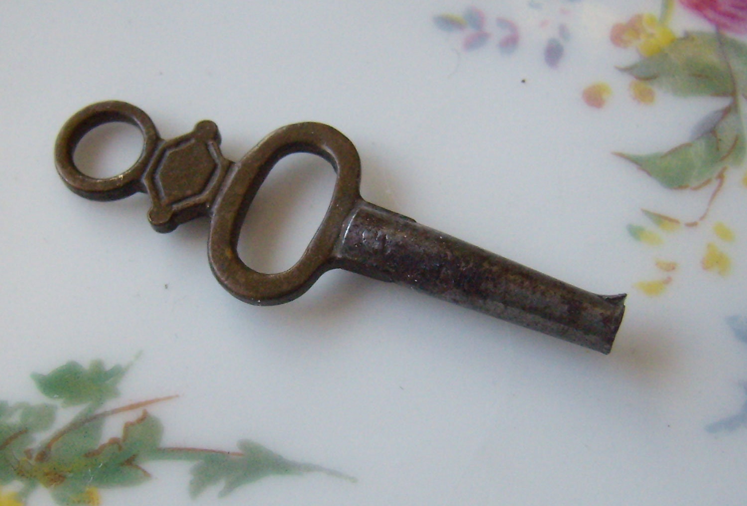 Tiong Orologio da taschino vintage al quarzo liscio, classico, con catena corta, per uomo e donna, per compleanno, anniversario, Natale, festa del papà, Nero , Antico