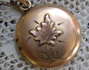Viktorianische Gold Filled Medaillon-Halskette: Blumenmuster, zwei Foto-Einsätze, 16 "Kette